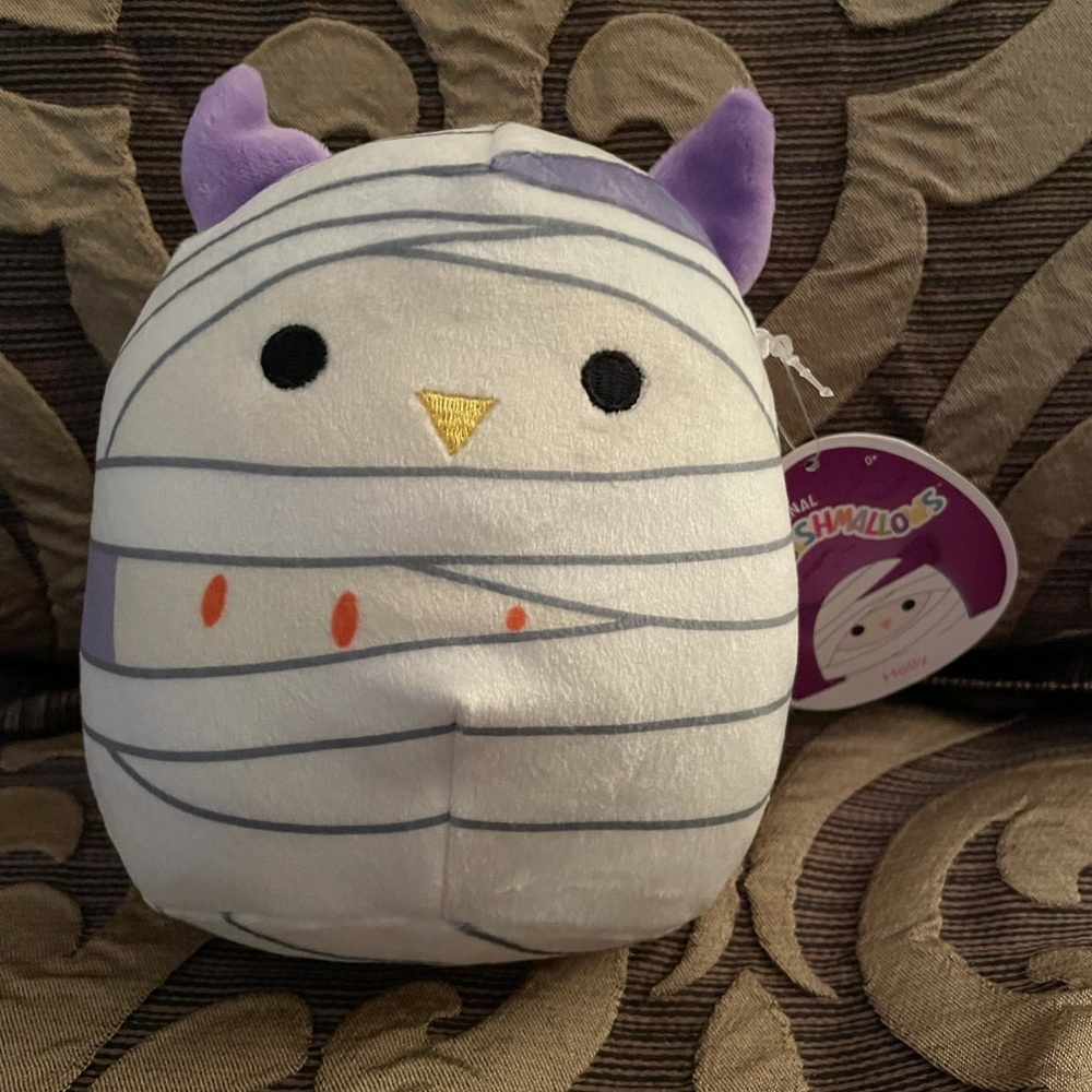 Holly Squishmallow 5”